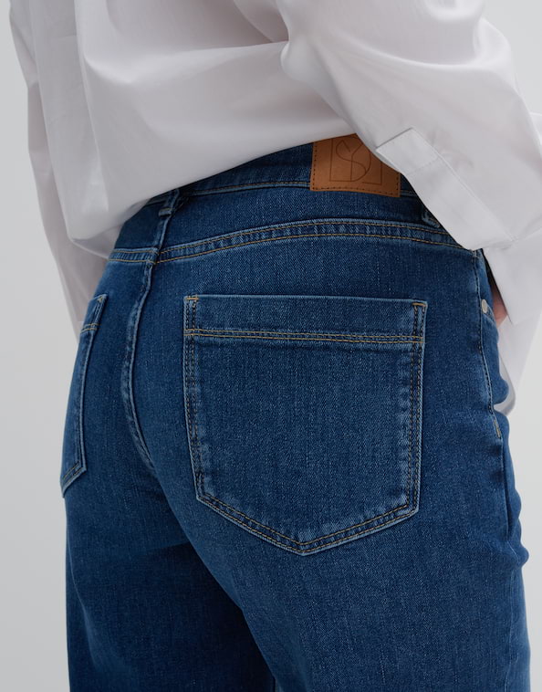 Long Flared Jeans "Carie Iconic Mid Rise" aus nachhaltigem Baumwoll-Mix von SOMEDAY