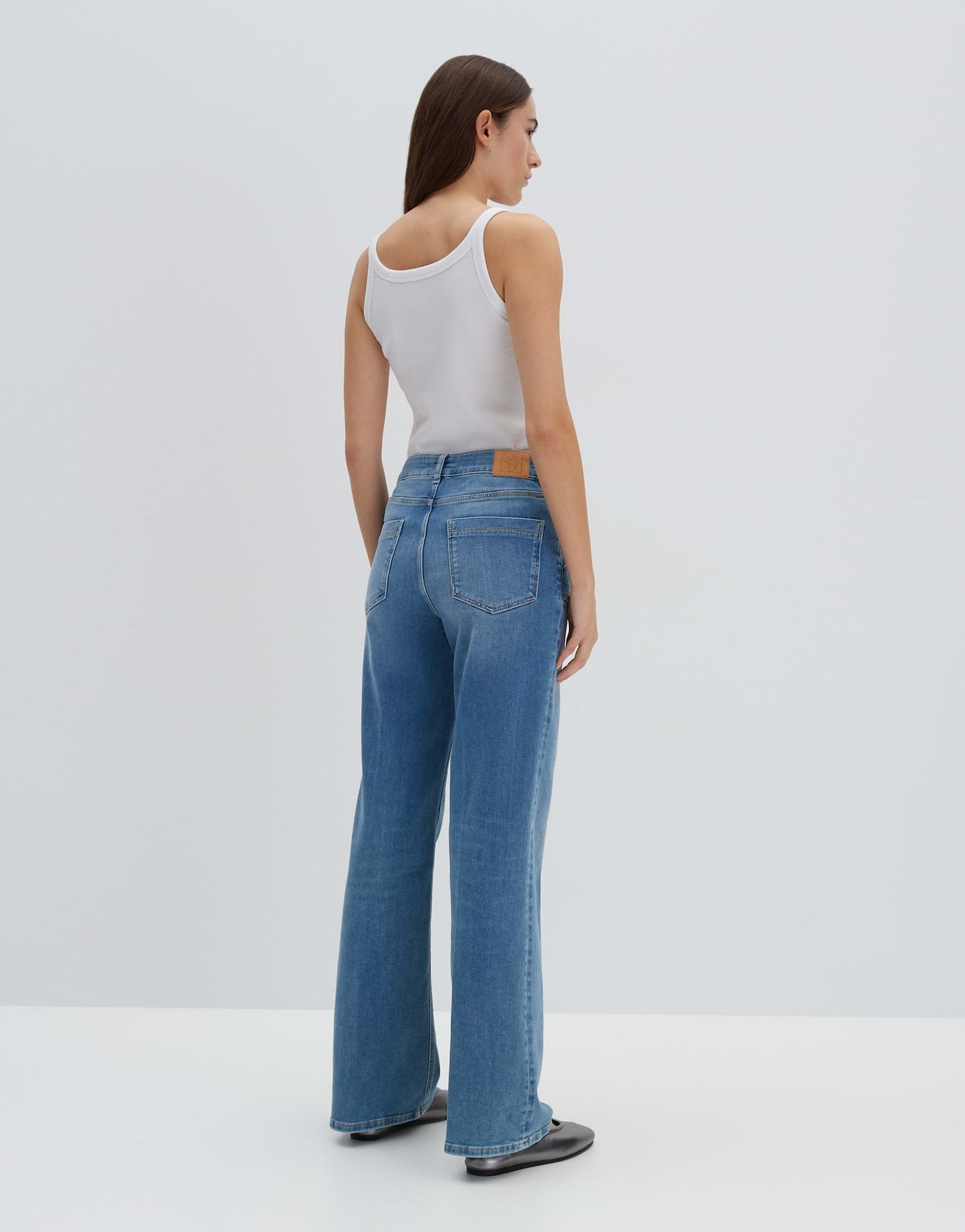 Long Flared Jeans CARIE UTILITY Mid Rise aus stretchigem BCI Cotton Mix von SOMEDAY