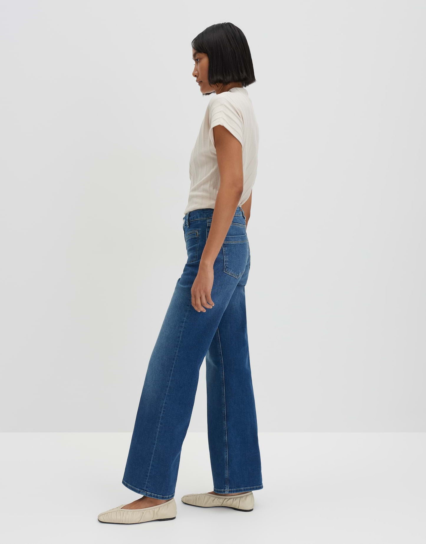 CARIE FRENCH Flared Jeans aus BCI Cotton Mix Mid Rise von SOMEDAY