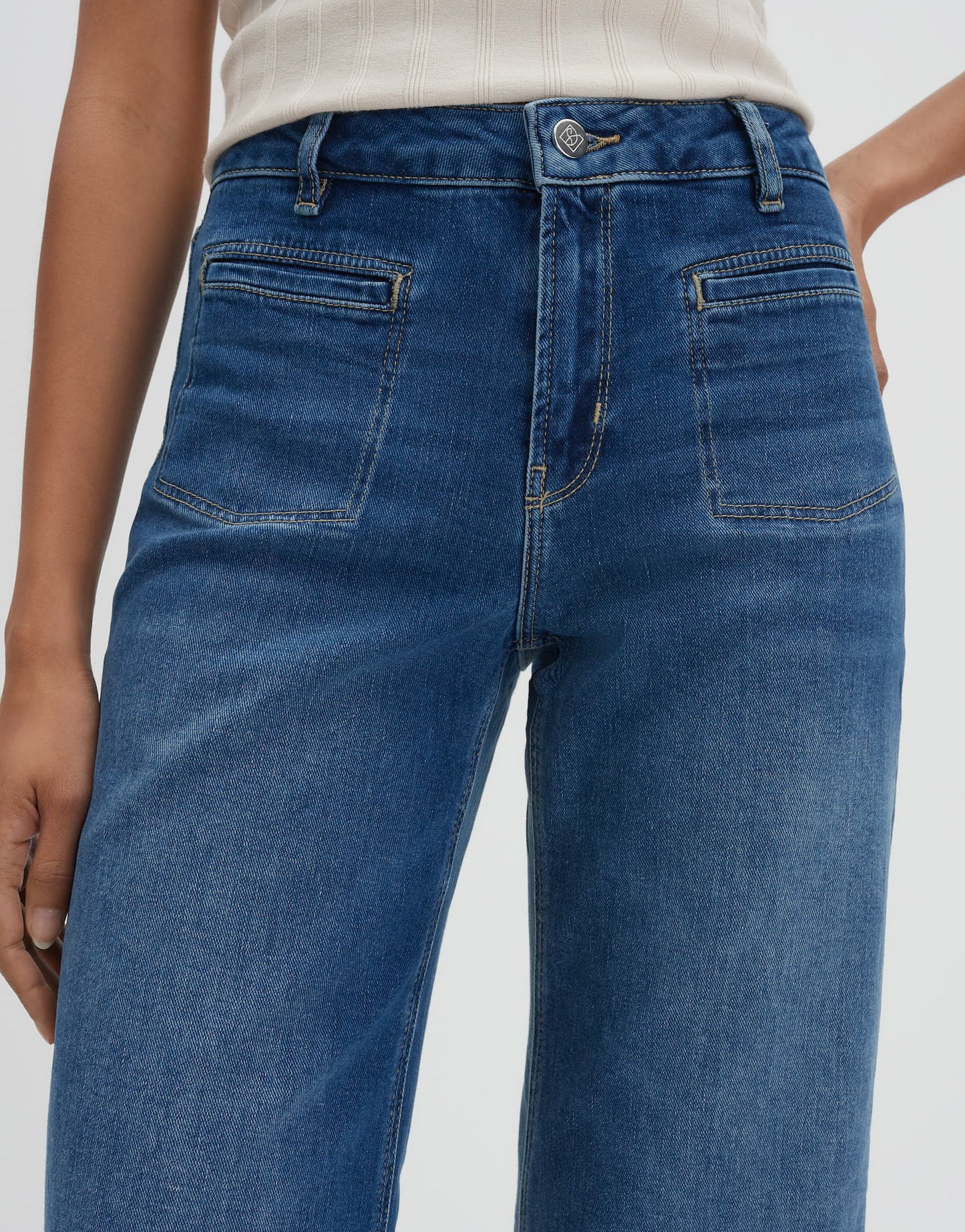 CARIE FRENCH Flared Jeans aus BCI Cotton Mix Mid Rise von SOMEDAY