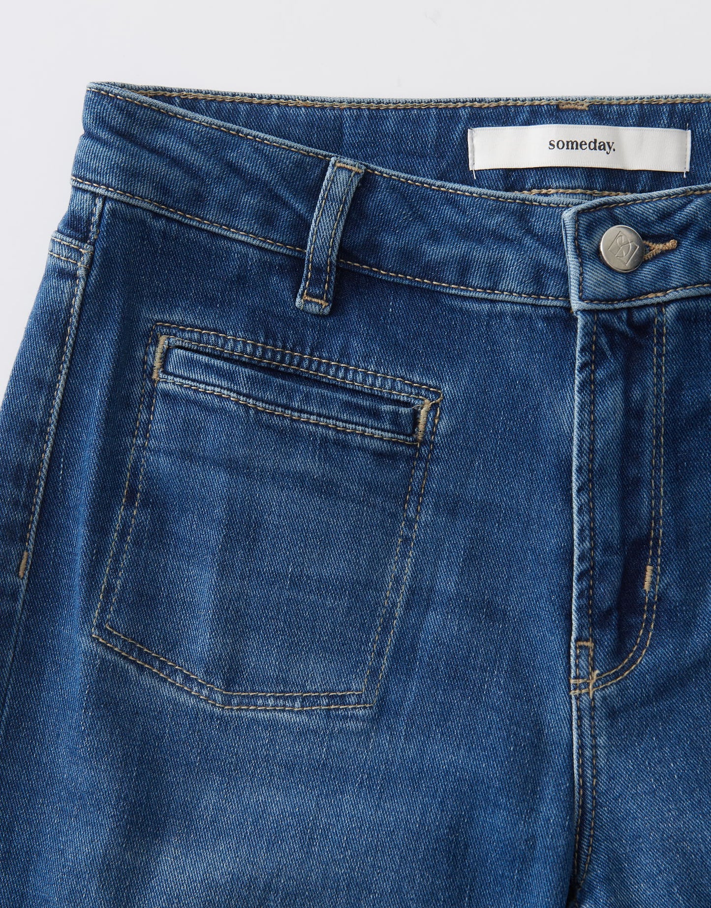 CARIE FRENCH Flared Jeans aus BCI Cotton Mix Mid Rise von SOMEDAY