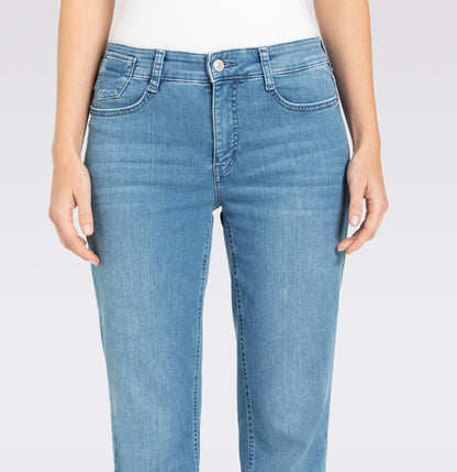 Verkürzte Flared-Jeans "Laura"  aus figurformendem Stretch Denim von MAC