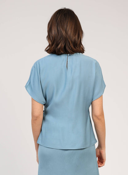 Bluse KEOLA mit Wickeldetail von AN'GE