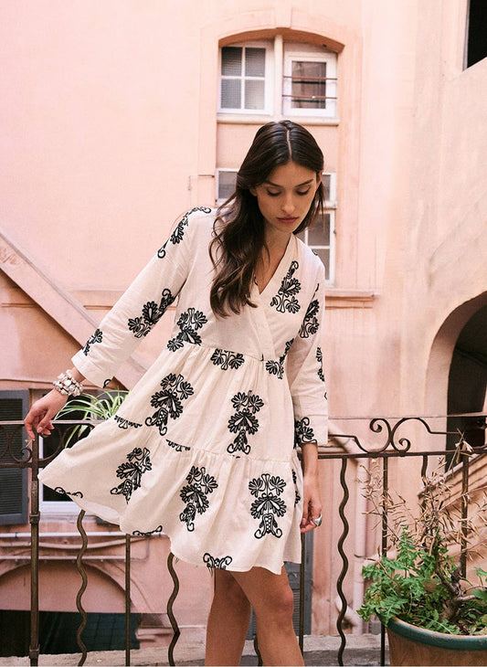 Kurzes besticktes Kleid OVIANA von AN'GE