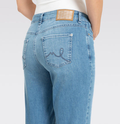 Verkürzte Flared-Jeans "Laura"  aus figurformendem Stretch Denim von MAC