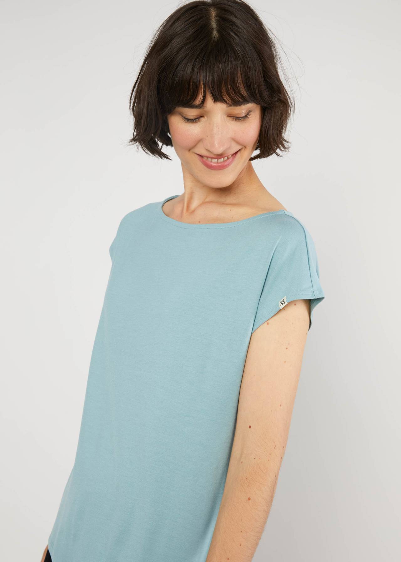 Shirt "Breezy Flowgirl" von BLUTSGESCHWISTER