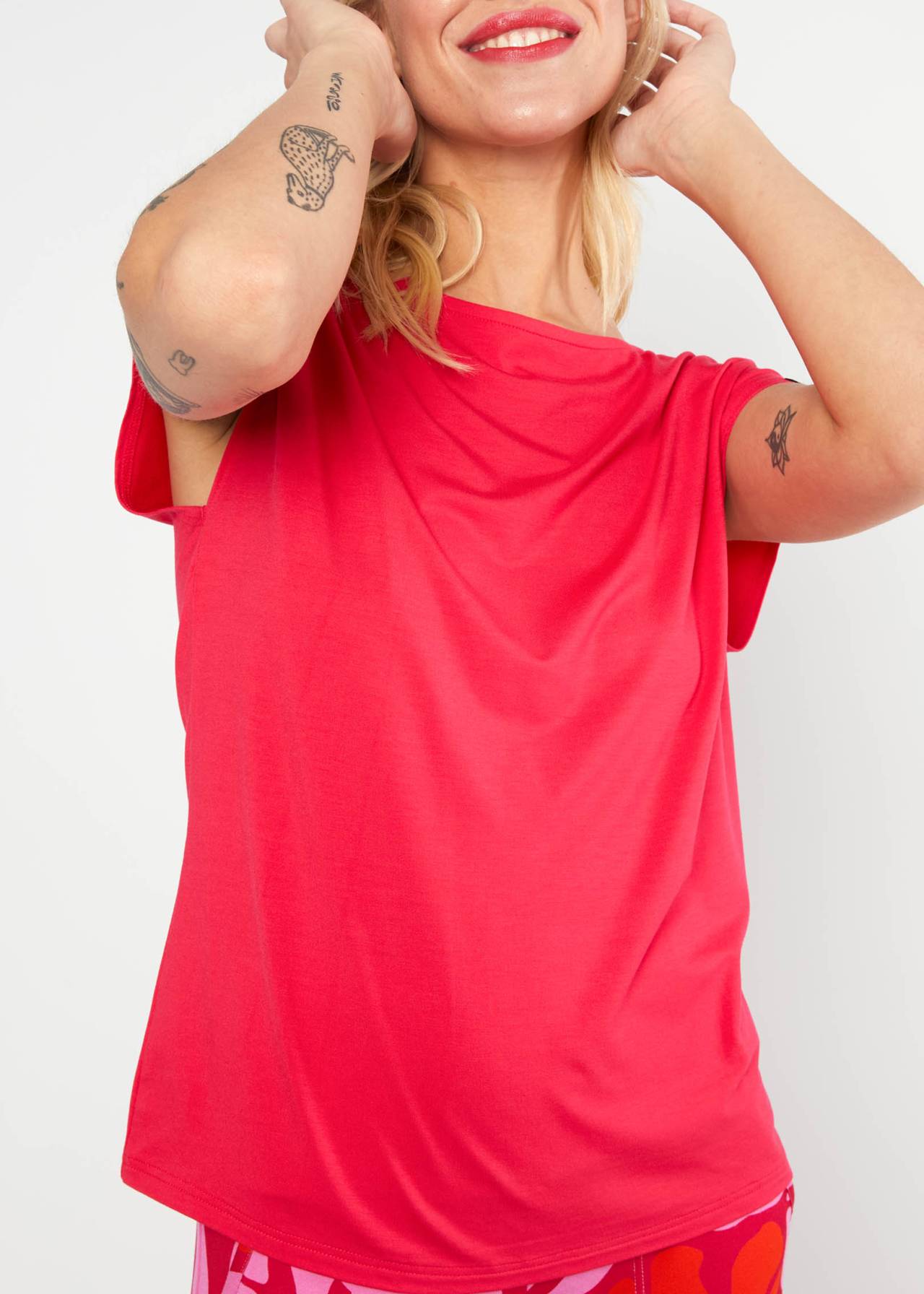 Shirt "Breezy Flowgirl" von BLUTSGESCHWISTER