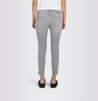 Figurformende Slim Jeans "Dream Summer" im leichten Modal-Mix von MAC